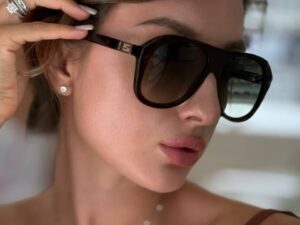 Очки солнцезащитные Fendi