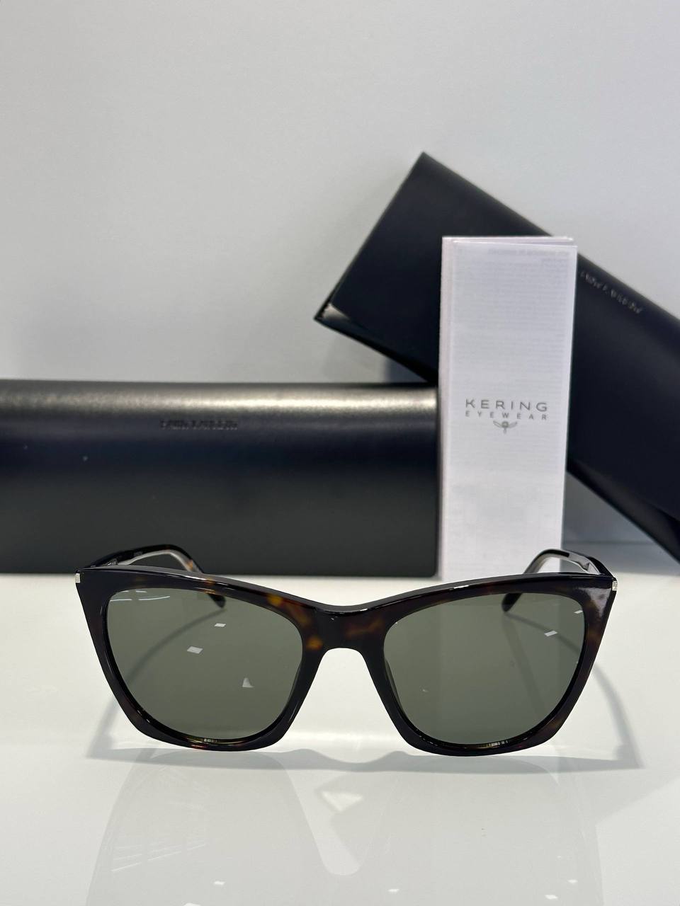 Очки солнцезащитные Saint Laurent