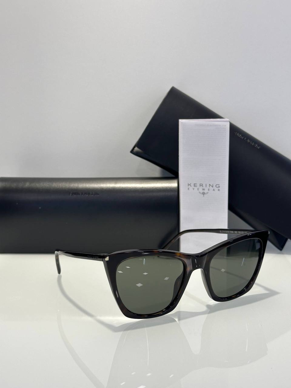 Очки солнцезащитные Saint Laurent