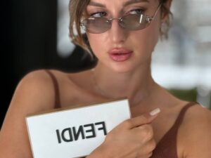 Очки солнцезащитные Fendi 2