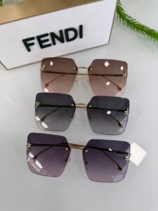 Солнцезащитные очки Fendi FE 4082US