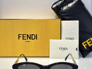 Очки солнцезащитные Fendi 2