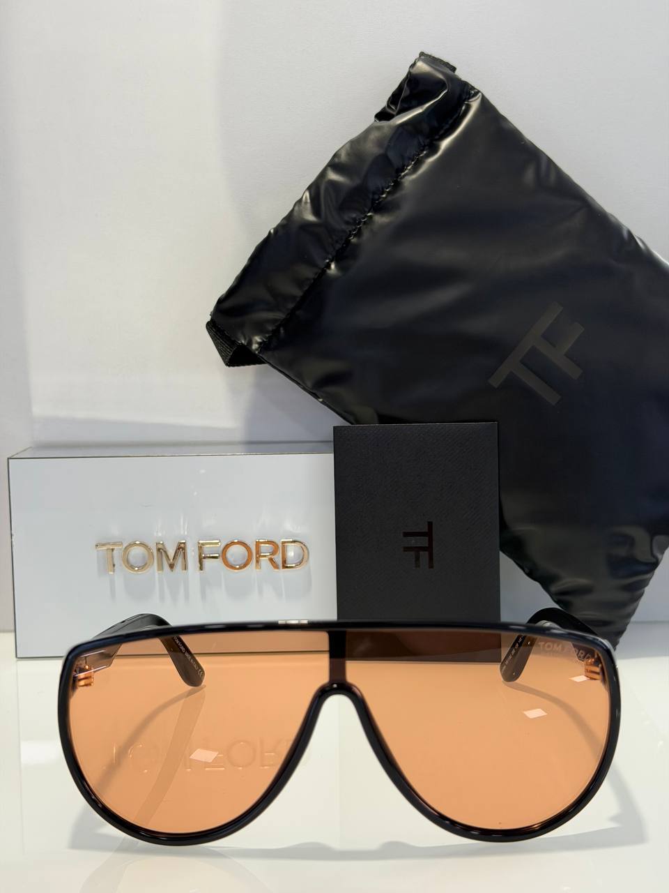 Очки солнцезащитные Tom Ford 2