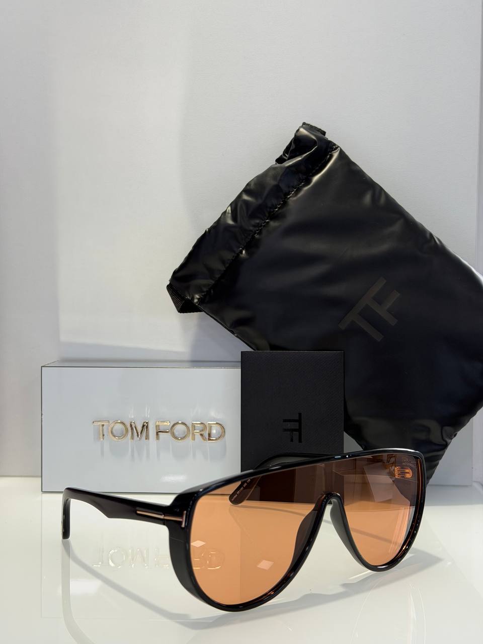 Очки солнцезащитные Tom Ford 2