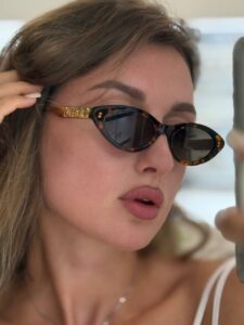 Очки солнцезащитные Fendi 2