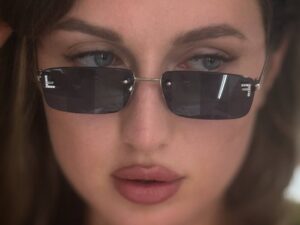 Солнцезащитные очки Fendi 2