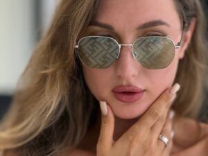 Очки солнцезащитные Fendi 2