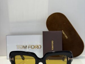 Очки солнцезащитные Tom Ford Esme