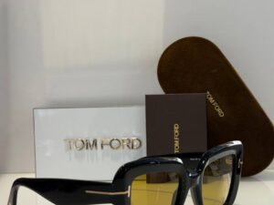 Очки солнцезащитные Tom Ford Esme