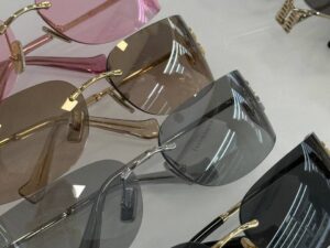 Солнцезащитные очки Miu Miu 2