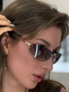 Солнцезащитные очки Miu Miu