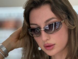 Солнцезащитные очки Miu Miu