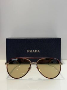 Солнцезащитные очки Prada Aviator