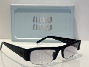 Очки солнцезащитные Miu Miu 2 3