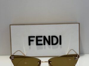 Очки солнцезащитные Fendi 2