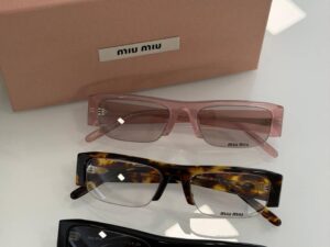 Очки солнцезащитные Miu Miu 2 3