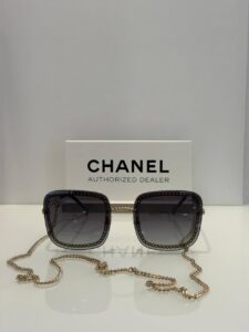 Солнцезащитные очки Chanel