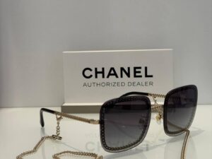 Солнцезащитные очки Chanel