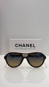 Солнцезащитные очки Chanel