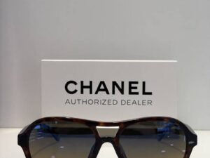 Солнцезащитные очки Chanel