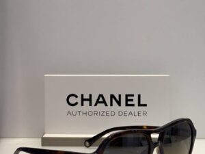 Солнцезащитные очки Chanel
