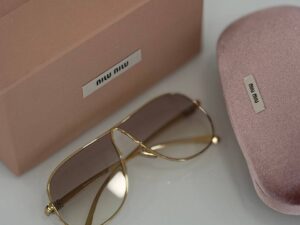Очки солнцезащитные Miu Miu 2