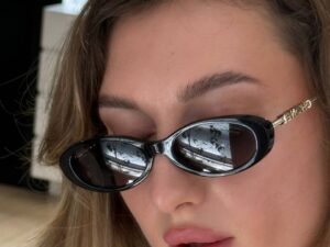 Солнцезащитные очки Chanel овальные