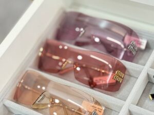 Солнцезащитные очки Miu Miu