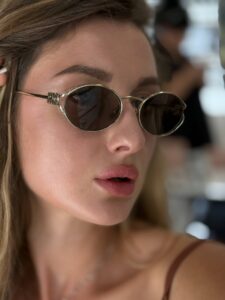Солнцезащитные очки Miu Miu