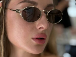 Солнцезащитные очки Miu Miu