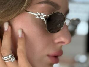 Солнцезащитные очки Miu Miu