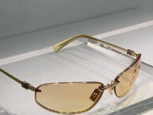 Очки солнцезащитные Miu Miu
