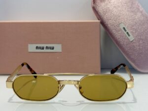 Очки солнцезащитные Miu Miu 2