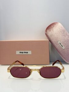 Солнцезащитные очки Miu Miu 2