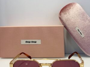 Солнцезащитные очки Miu Miu 2