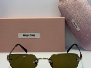 Очки солнцезащитные Miu Miu 2 3