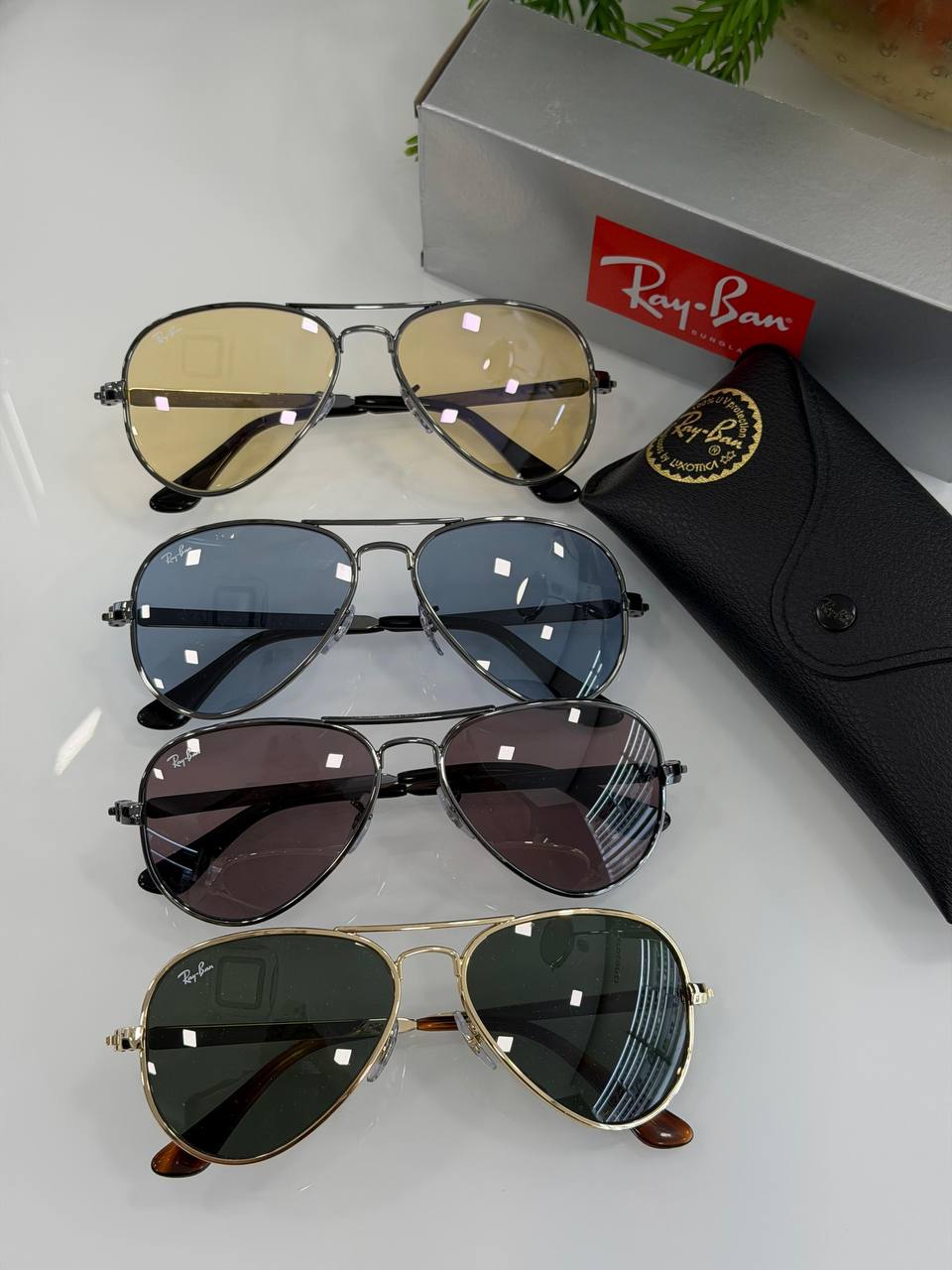 Солнцезащитные очки Ray-Ban Aviator