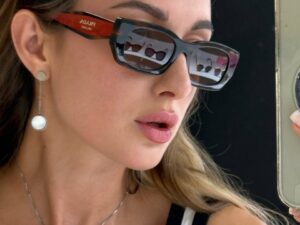 Очки солнцезащитные Prada