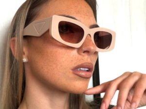 Очки солнцезащитные Prada 2