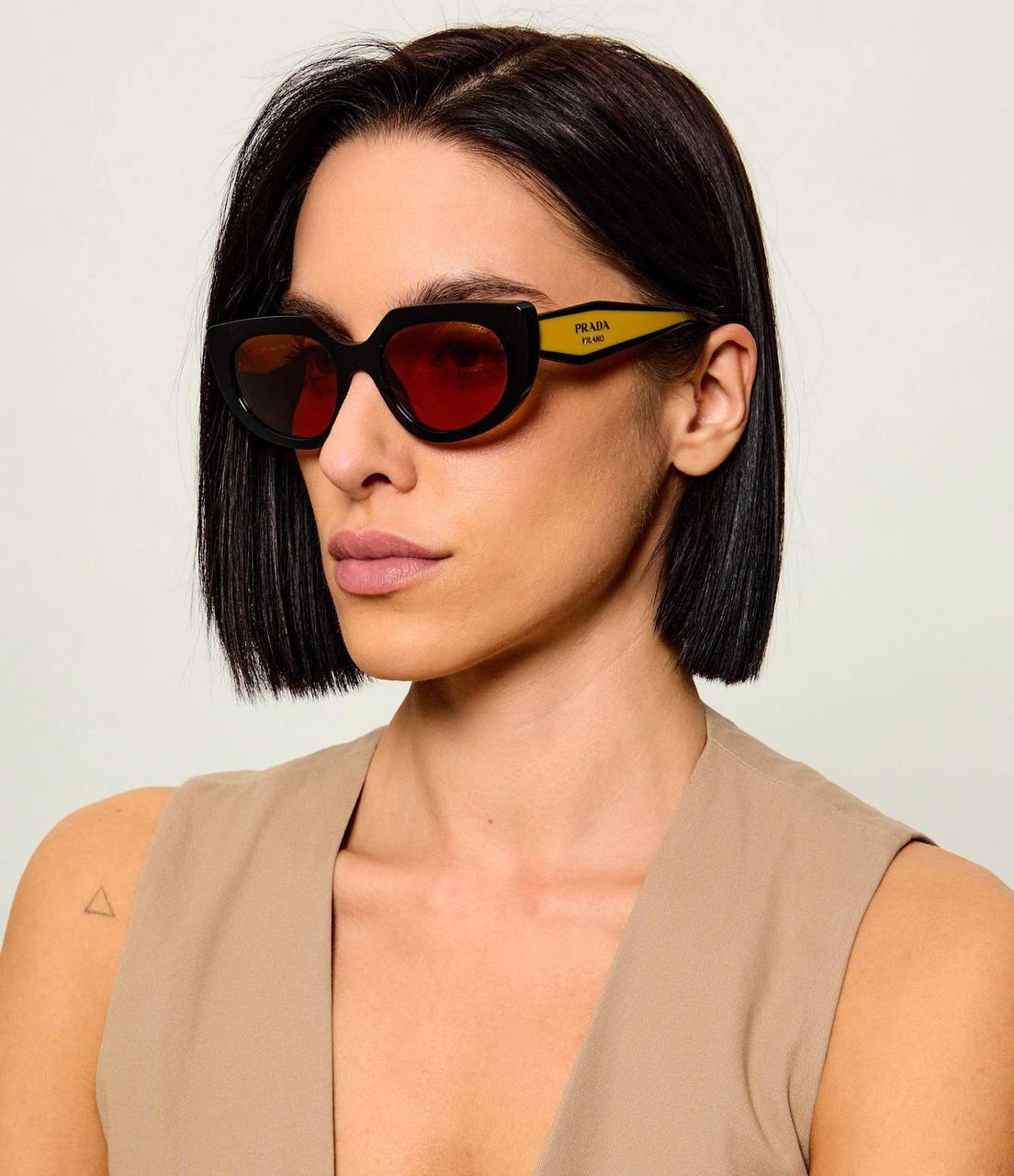 Очки солнцезащитные Prada
