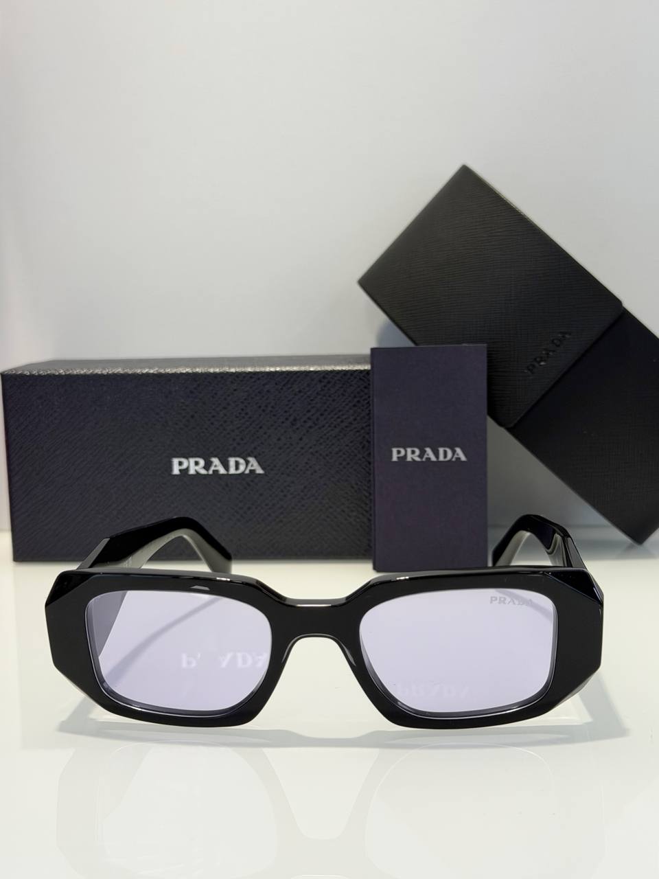 Солнцезащитные очки Prada Symbole