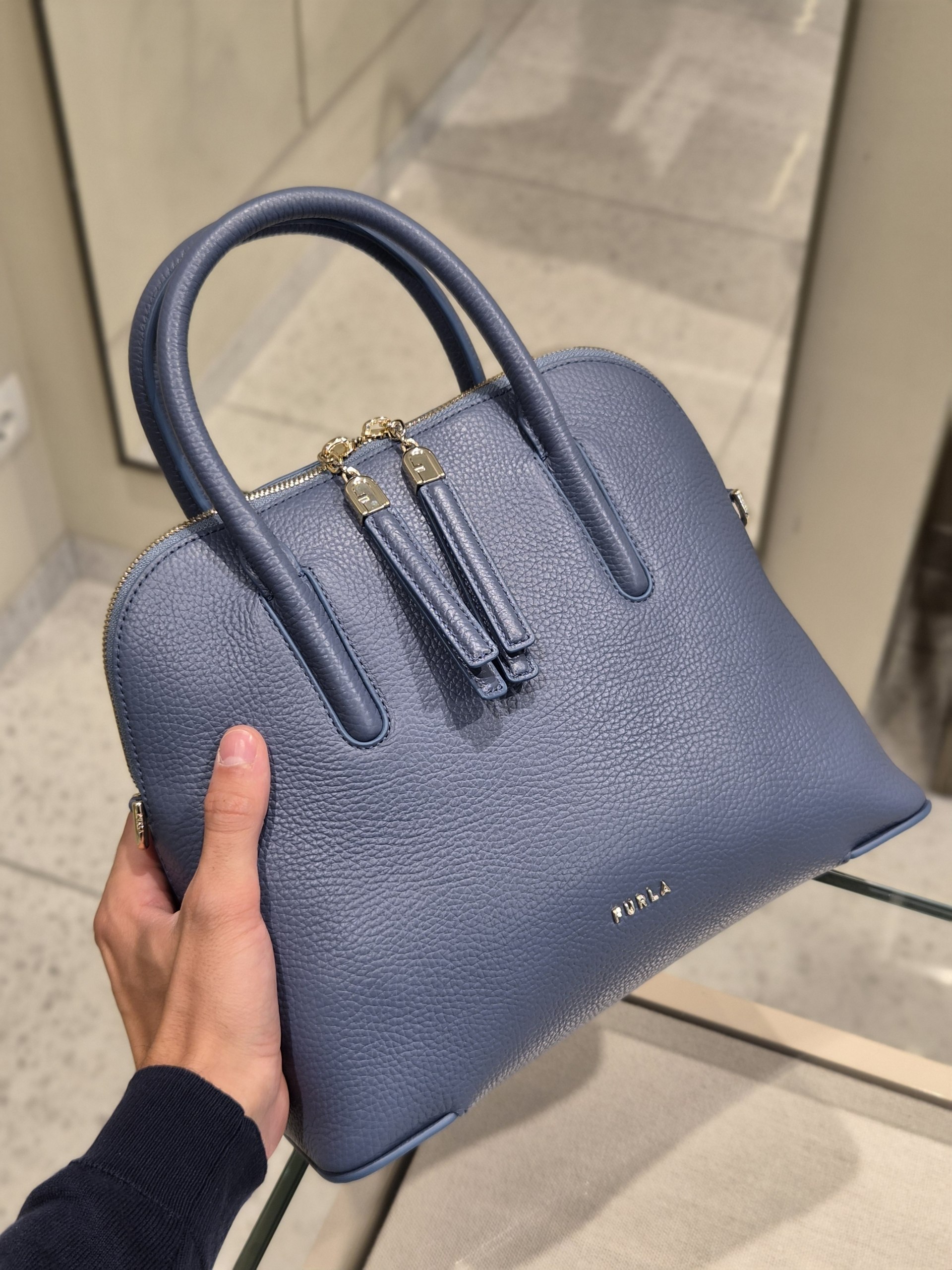 Сумка кожаная Furla
