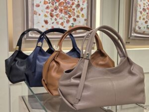 Кожаная сумка-хобо Furla