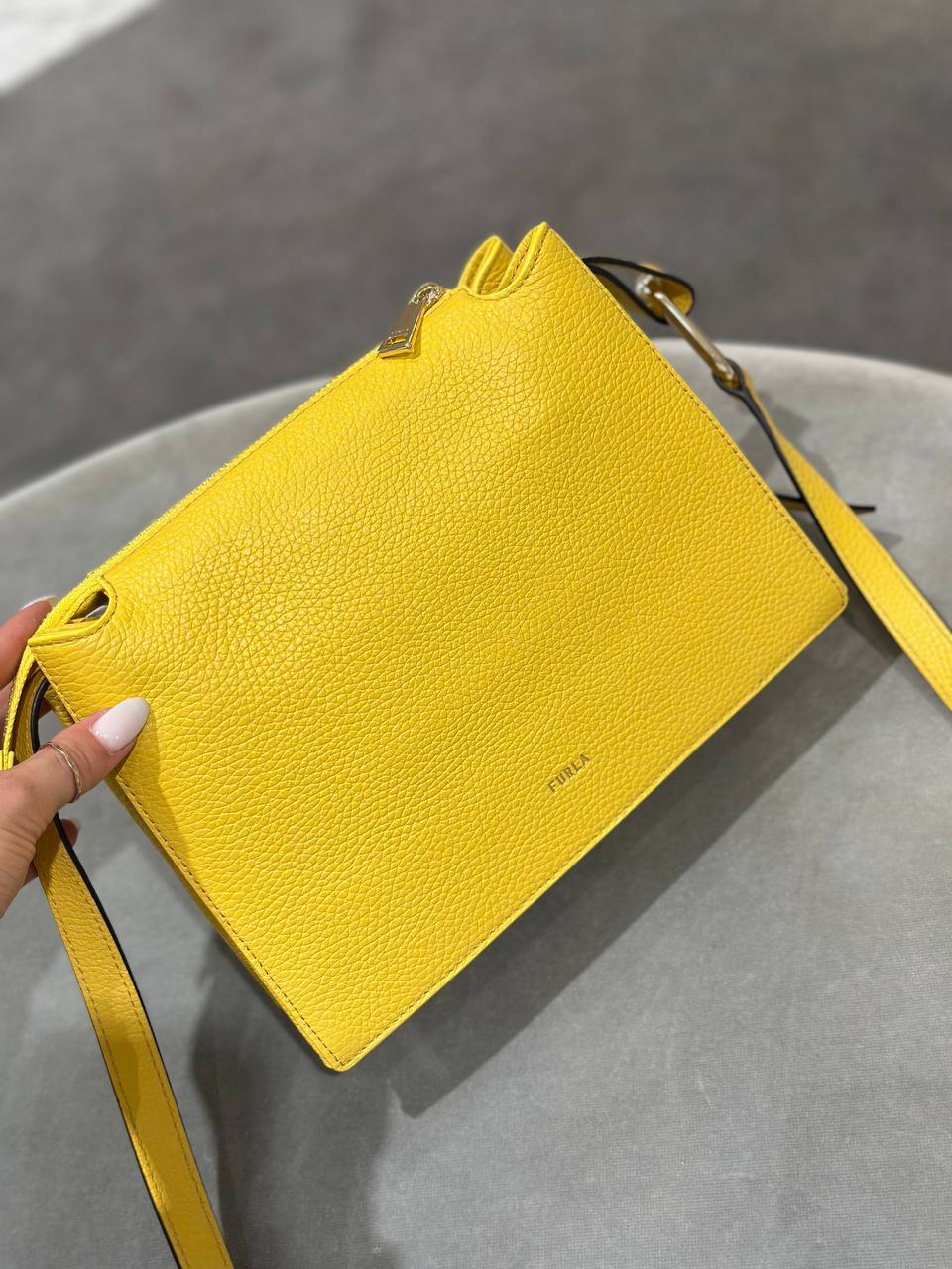 Сумка кожаная Furla Nuvola