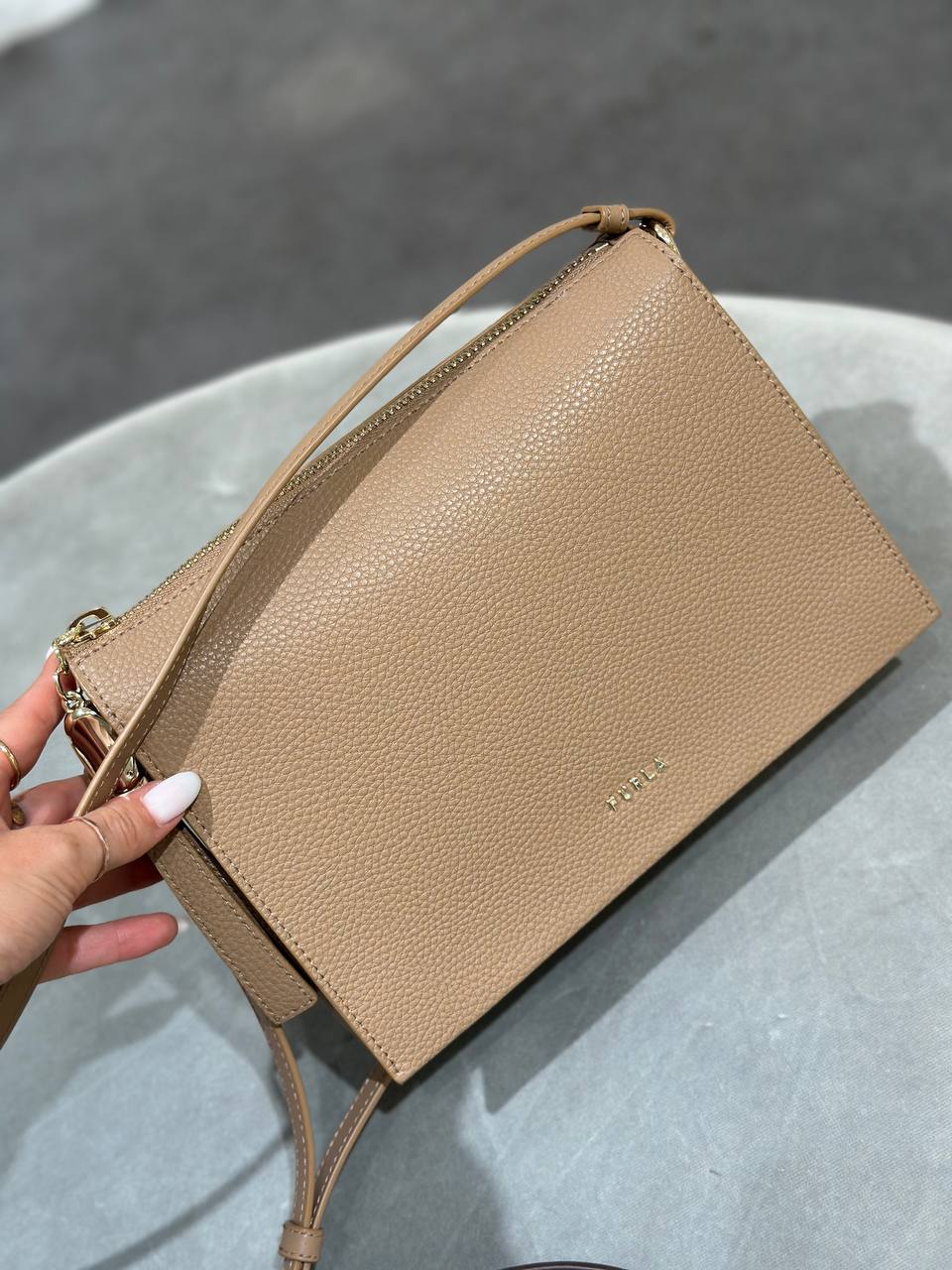 Сумка кросс-боди Furla Ofelia 2