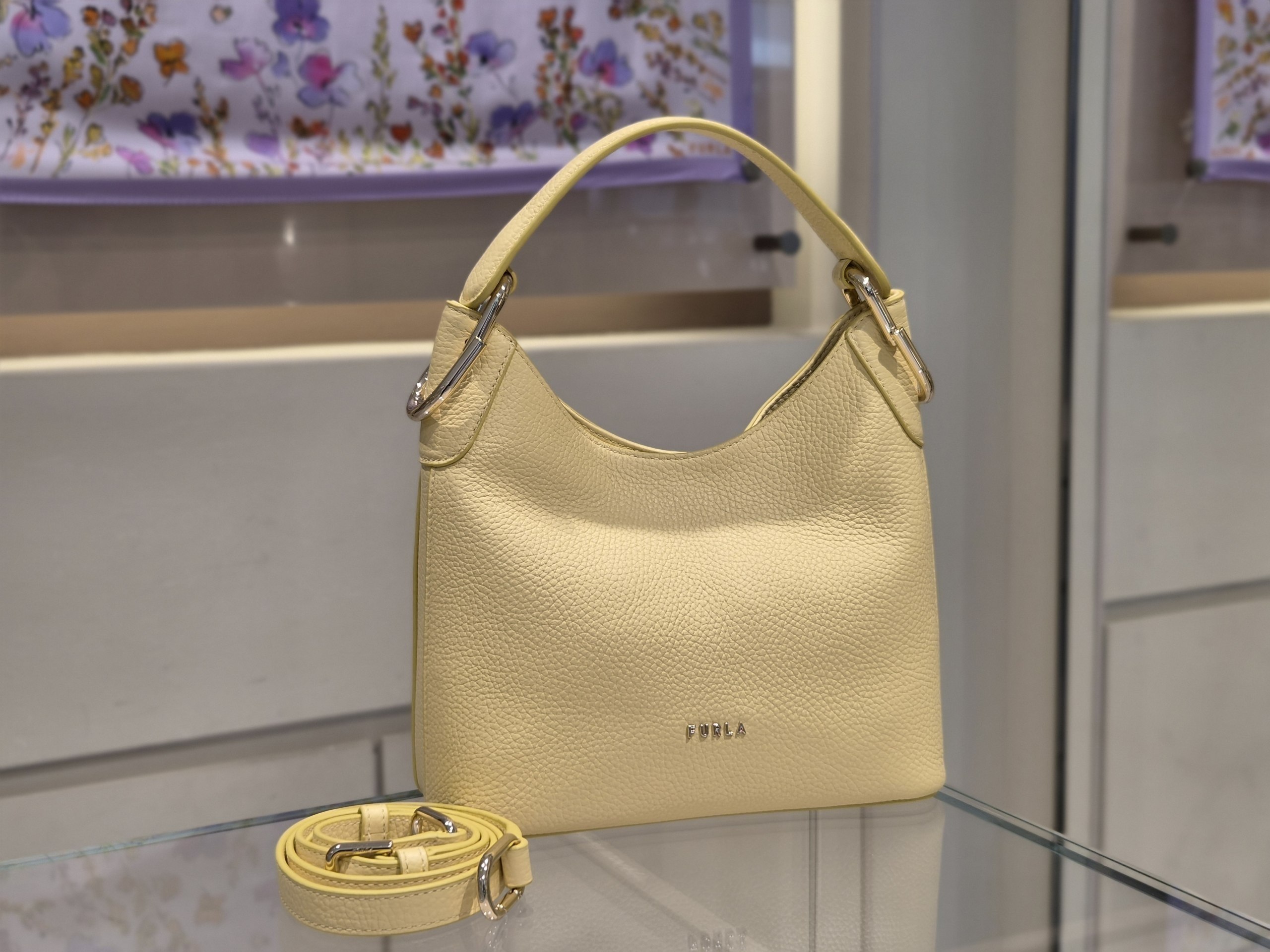Сумка-хобо Furla Clarissa