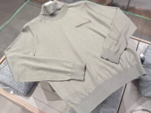Женская водолазка с отделкой Monili