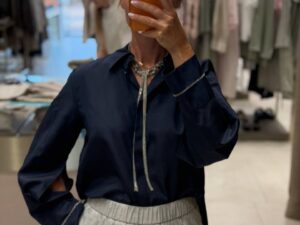 Шелковистая блуза темно-синяя PESERICO OUTLET
