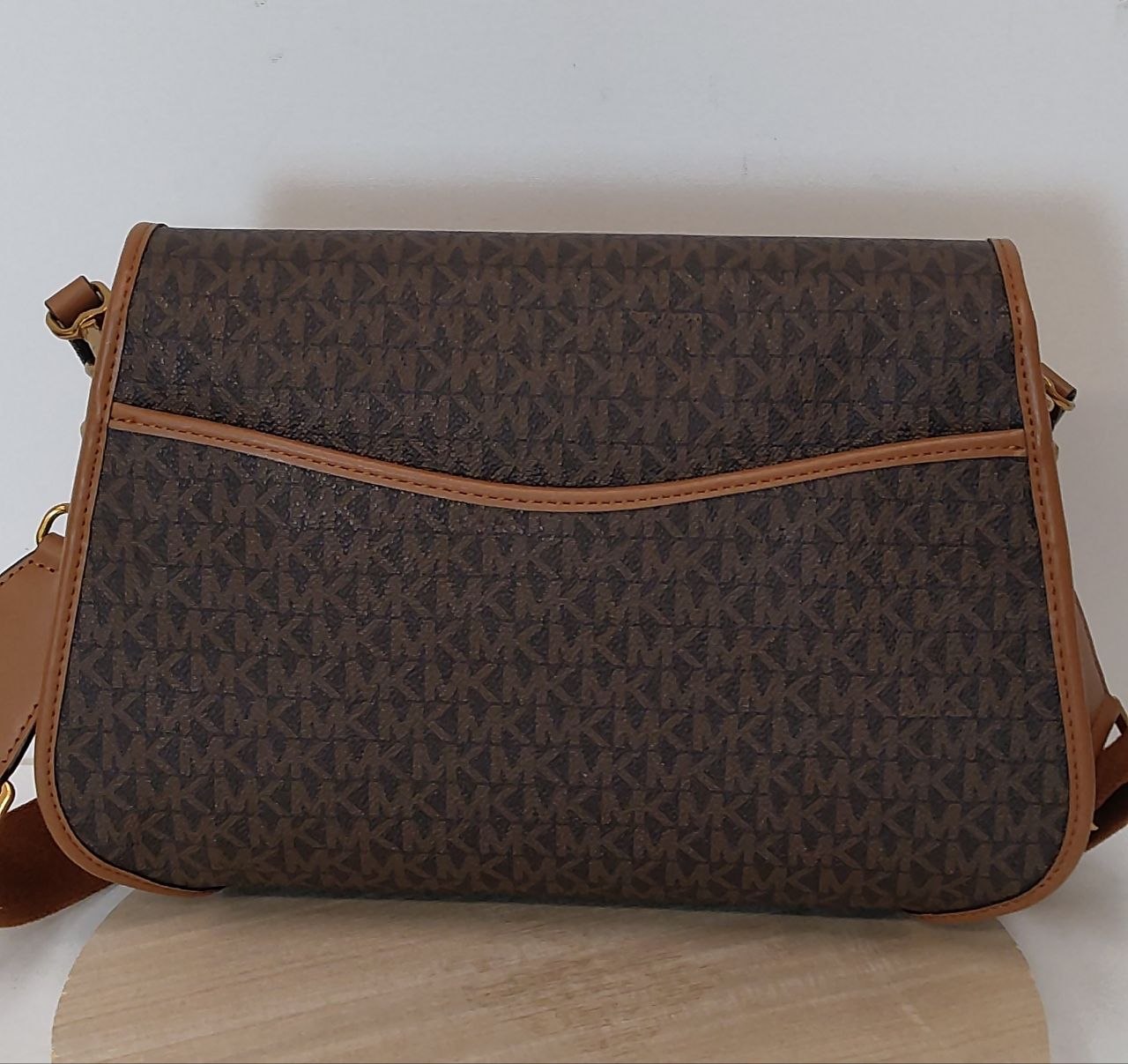 Сумка Michael Kors через плечо