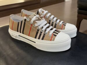 BURBERRY OUTLET 11270